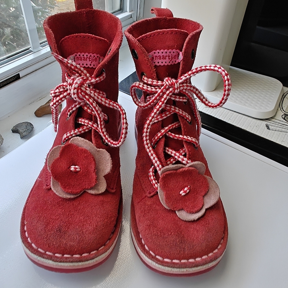 Naartjie red suede girls Boots  2 US  Flower Vintage EUC unique